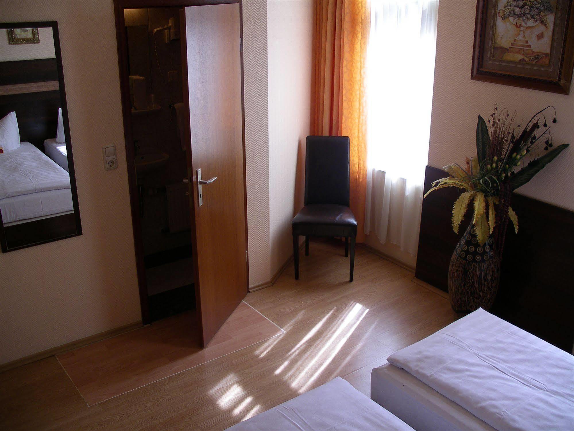 Elbe Street 34 Hotel 3*